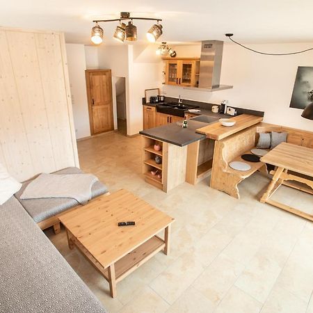 Ferienwohnungen "Zur Wally", Apartment Sauba Гармиш-Партенкирхен Екстериор снимка