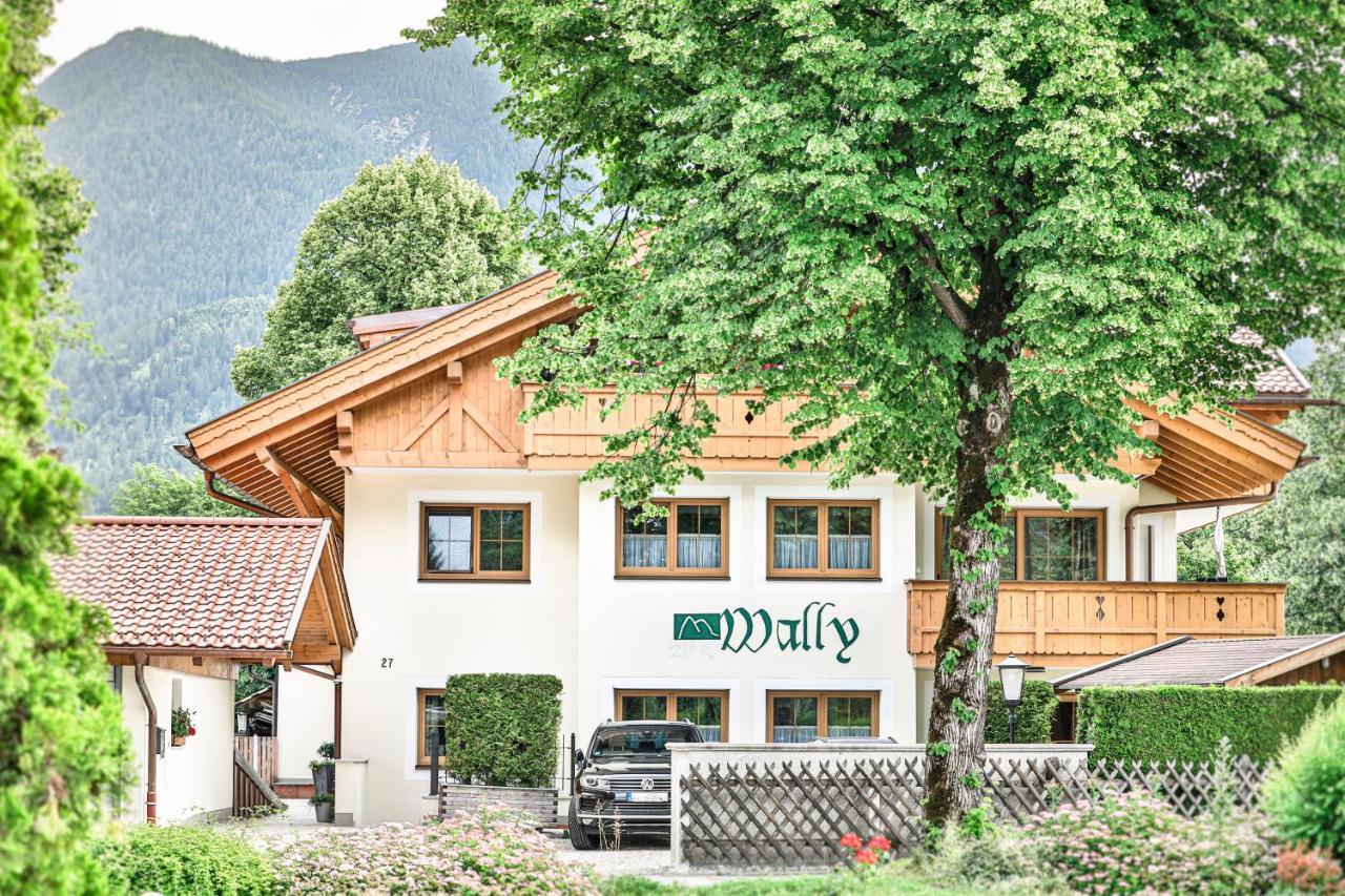 Ferienwohnungen "Zur Wally", Apartment Sauba Гармиш-Партенкирхен Екстериор снимка